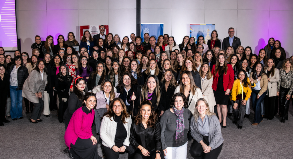 foto cumbre de mujeres líderes